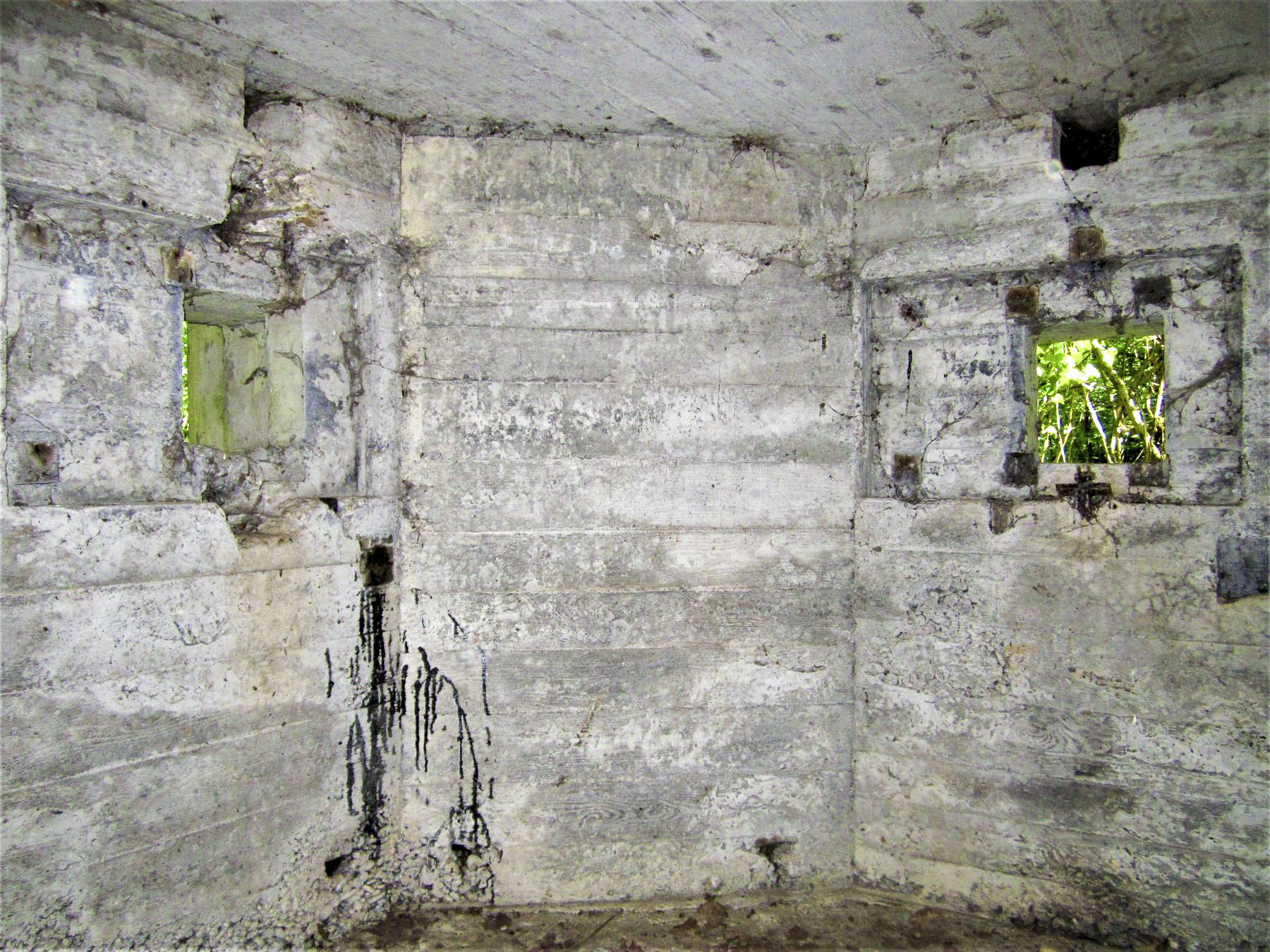 Ligne Maginot - 301A - PORT DU RHIN SUD 35 - (Blockhaus pour arme infanterie) - Les deux créneaux - Les Gardiens du Rhin