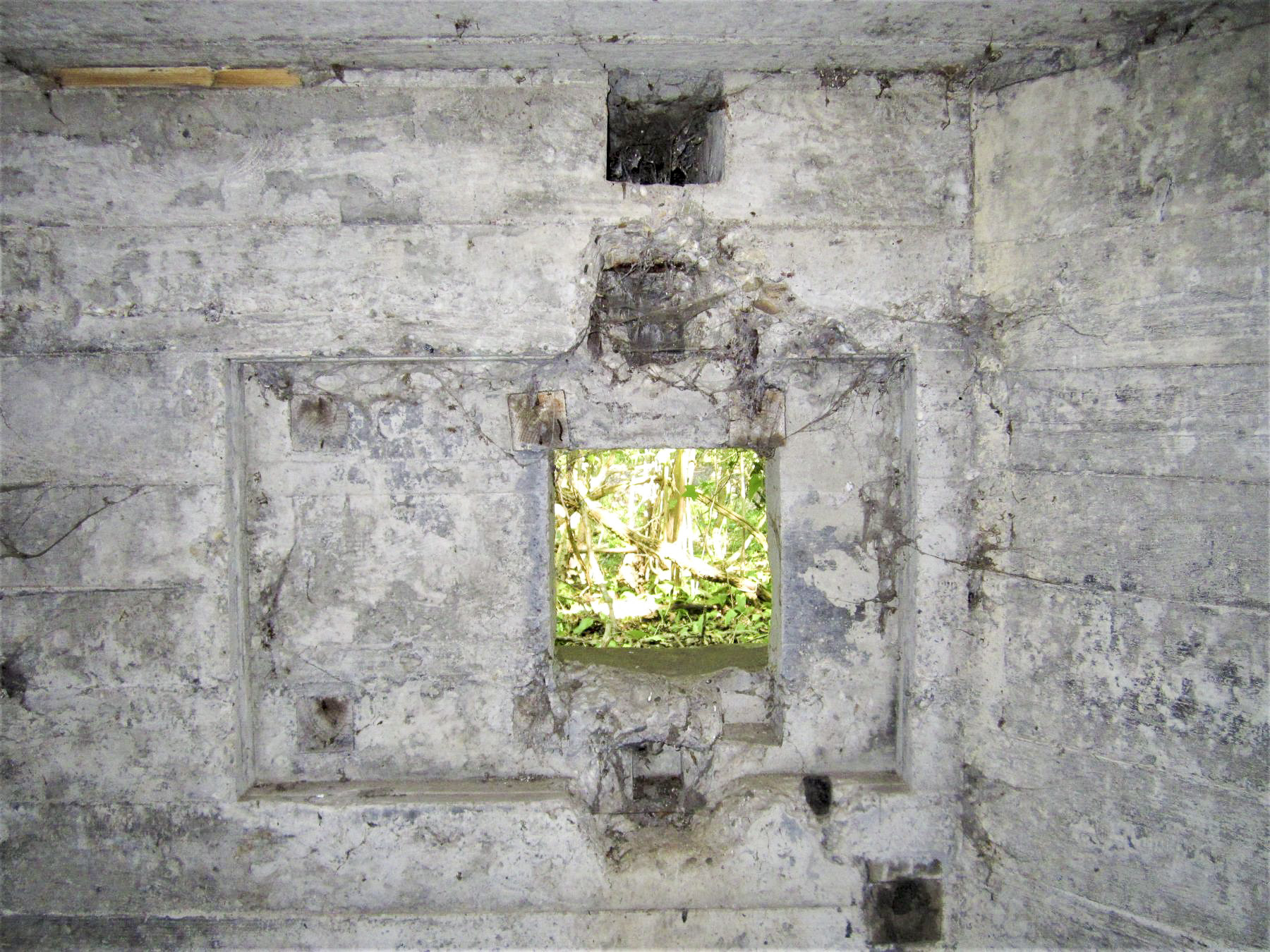 Ligne Maginot - 301A - PORT DU RHIN SUD 35 - (Blockhaus pour arme infanterie) - Créneau Est - Les Gardiens du Rhin