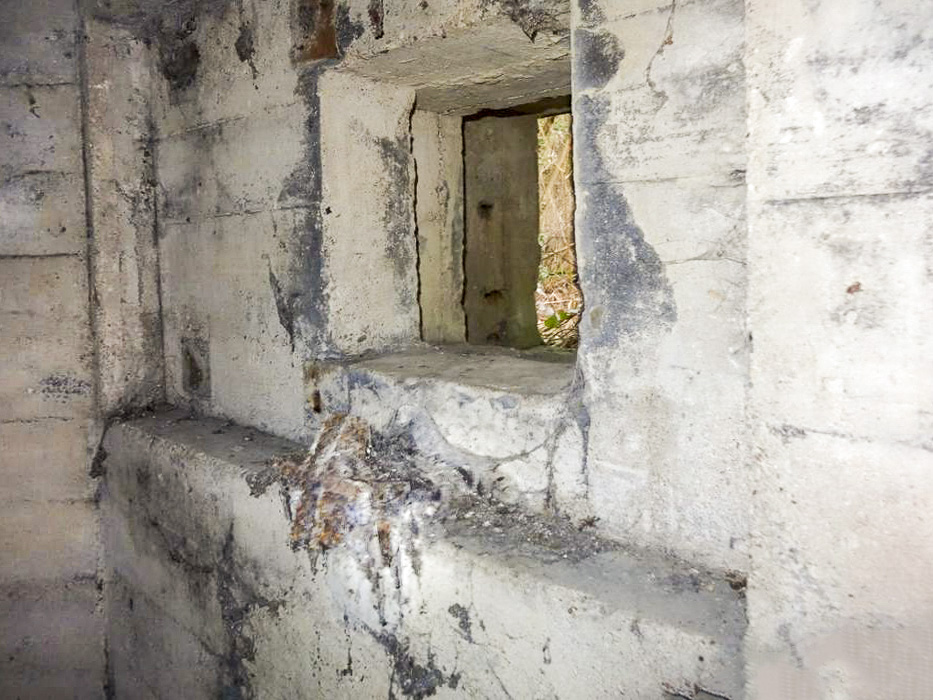 Ligne Maginot - 301B - PORT DU RHIN SUD 34 - (Blockhaus pour arme infanterie) - Créneau Sud-Est - Lionnel SPERANDIO