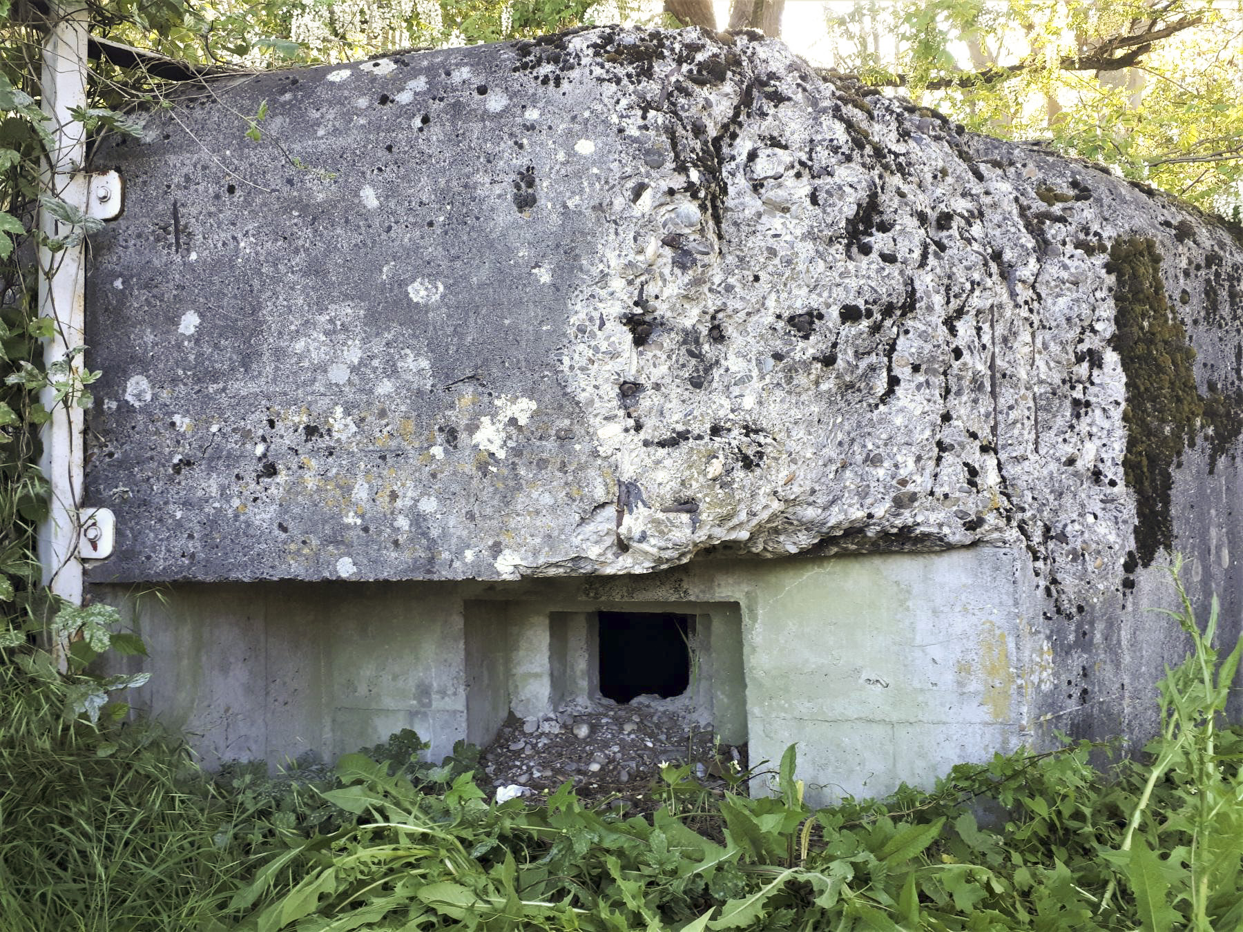 Ligne Maginot - 308C - PORT DU RHIN SUD 36 - (Blockhaus pour arme infanterie) - Détail du créneau Est - Les Gardiens du Rhin