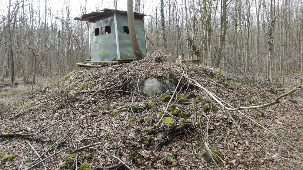 Ligne Maginot - K1 - (Chambre de coupure) - Construite hors sol et rocaillée ( terrain très humide) - Lionnel SPERANDIO