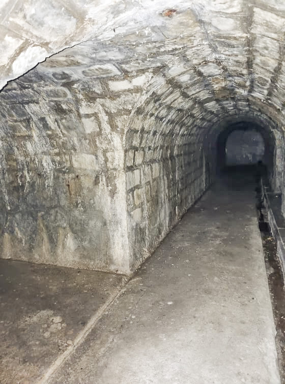 Ligne Maginot - CAMP D'ARGENT - COL DE TURINI - (Dépôt de Munitions) - Traverse rejoignant la galerie droite   - Simon GREBOVAL