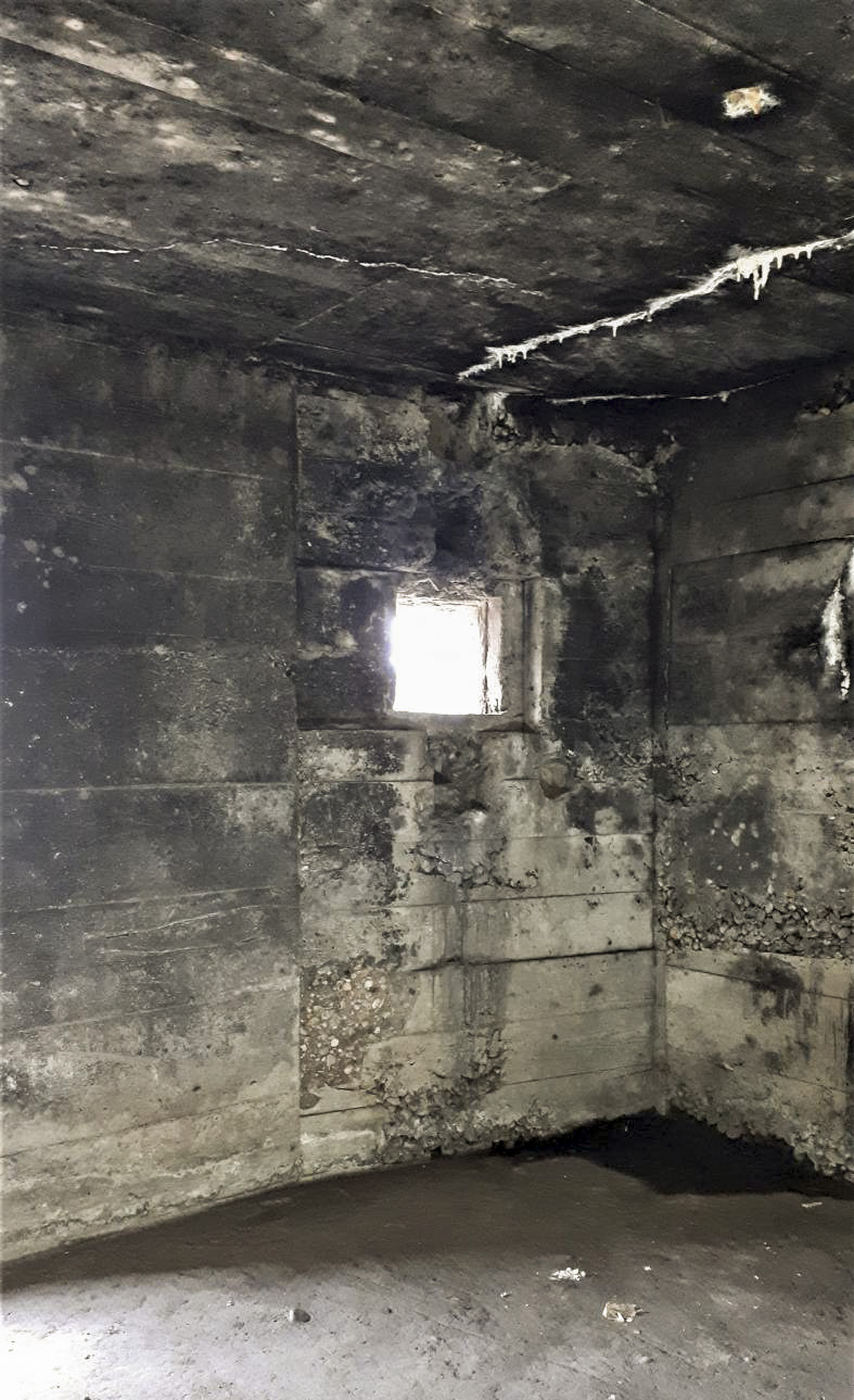 Ligne Maginot - 476E - MINOTERIE - (Blockhaus pour arme infanterie) - Chambre de tir Ouest
Créneau mitrailleuse - Gregory Fuchs