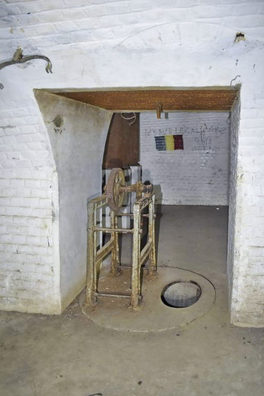 Ligne Maginot - A33 - (Abri) - Puits - D. Froehly