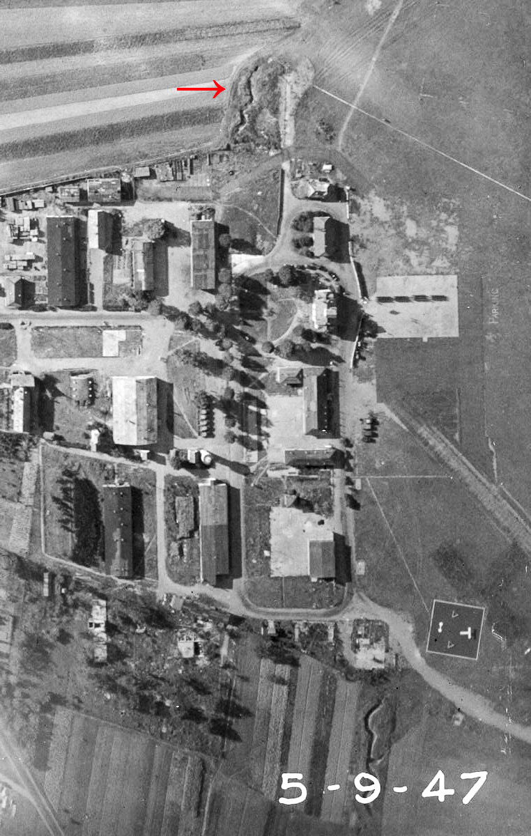 Ligne Maginot - AERODROME D'ENTZHEIM - (Observatoire d'infanterie) - Vue aérienne de 1947 avec les vestiges du point d'appui - IGN - Géoportail 1947