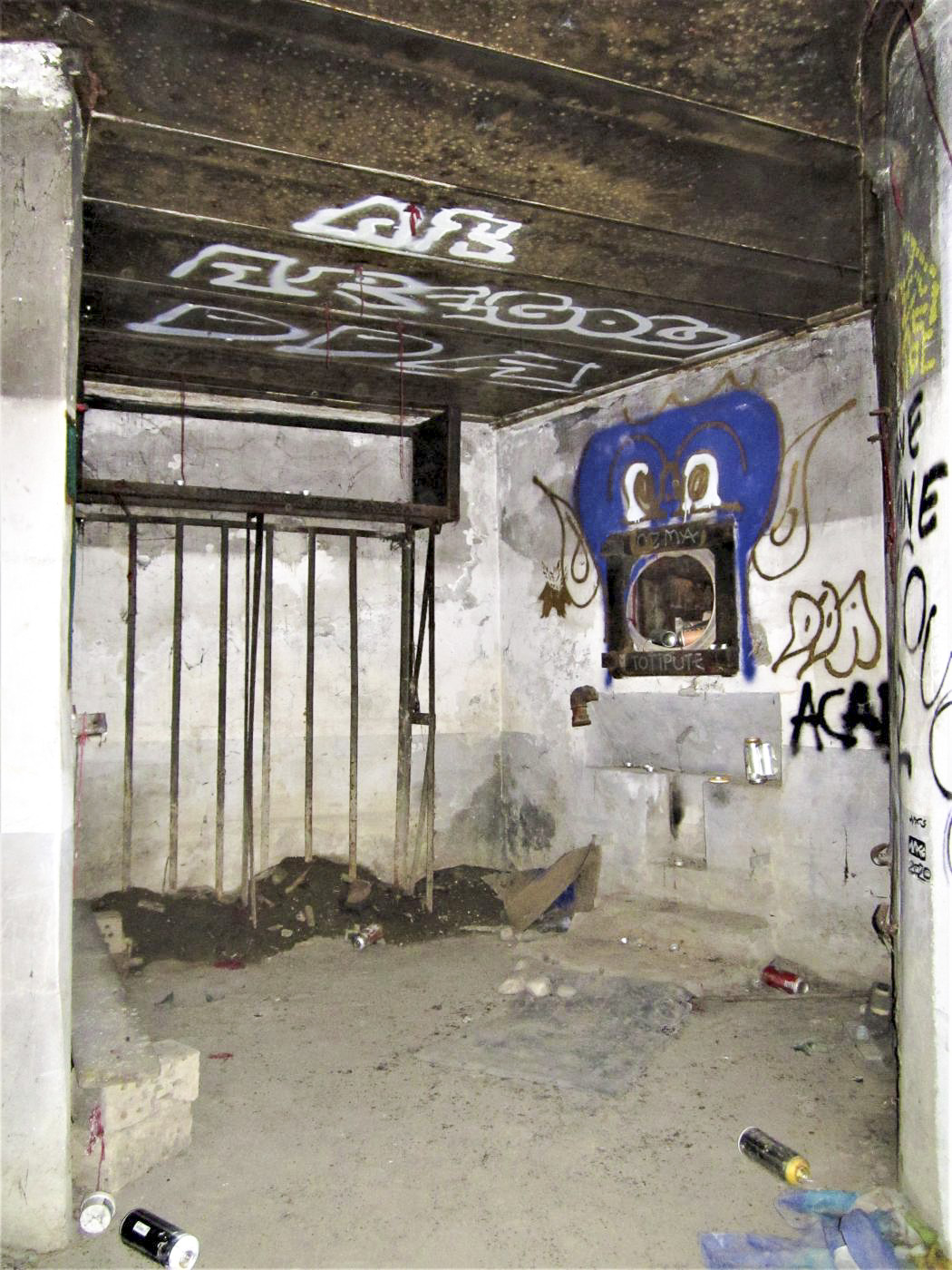 Ligne Maginot - BASSIN DE L'INDUSTRIE - (Casemate d'infanterie - Double) - Chambre de tir Sud - Les Gardiens du Rhin