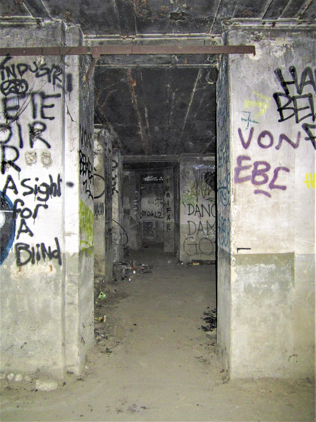 Ligne Maginot - BASSIN DE L'INDUSTRIE - (Casemate d'infanterie - Double) - Couloir - Les Gardiens du Rhin