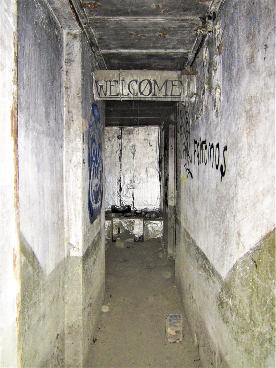 Ligne Maginot - BASSIN DE L'INDUSTRIE - (Casemate d'infanterie - Double) - Couloir de l'entrée - Les Gardiens du Rhin