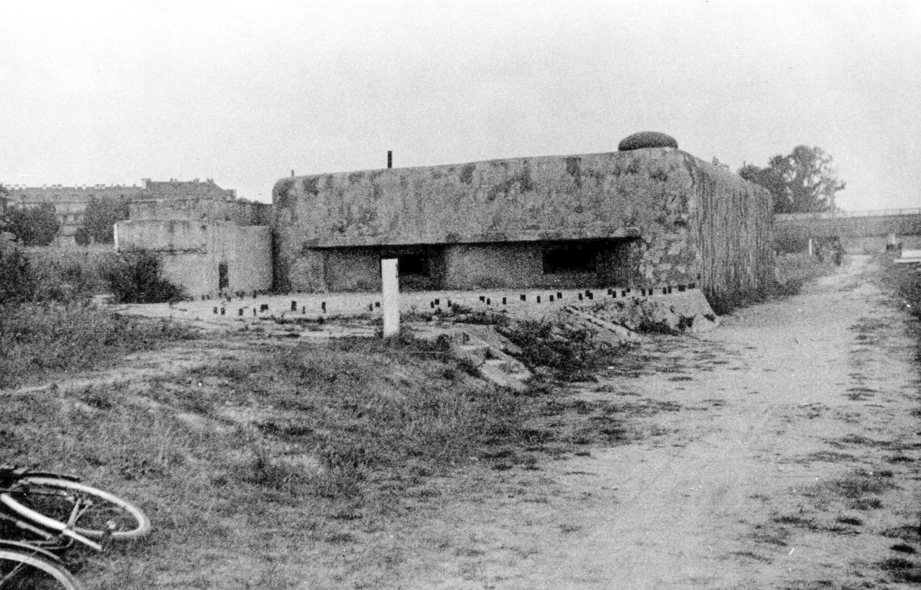 Ligne Maginot - CHAMP DE COURSES - (Casemate d'infanterie - double) - La casemate en 1947 - Inconnu