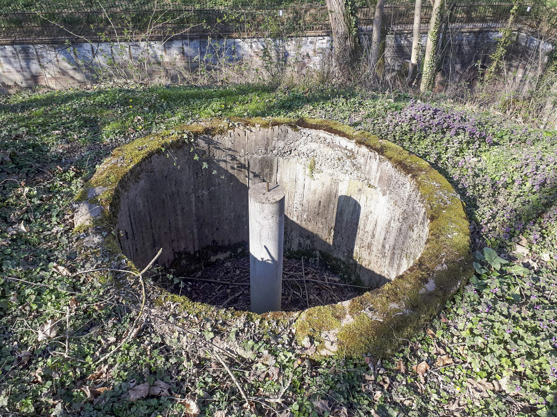 Ligne Maginot - FORT DUCROT - (Cuve pour arme d'infanterie) -  - Les Gardiens du Rhin 