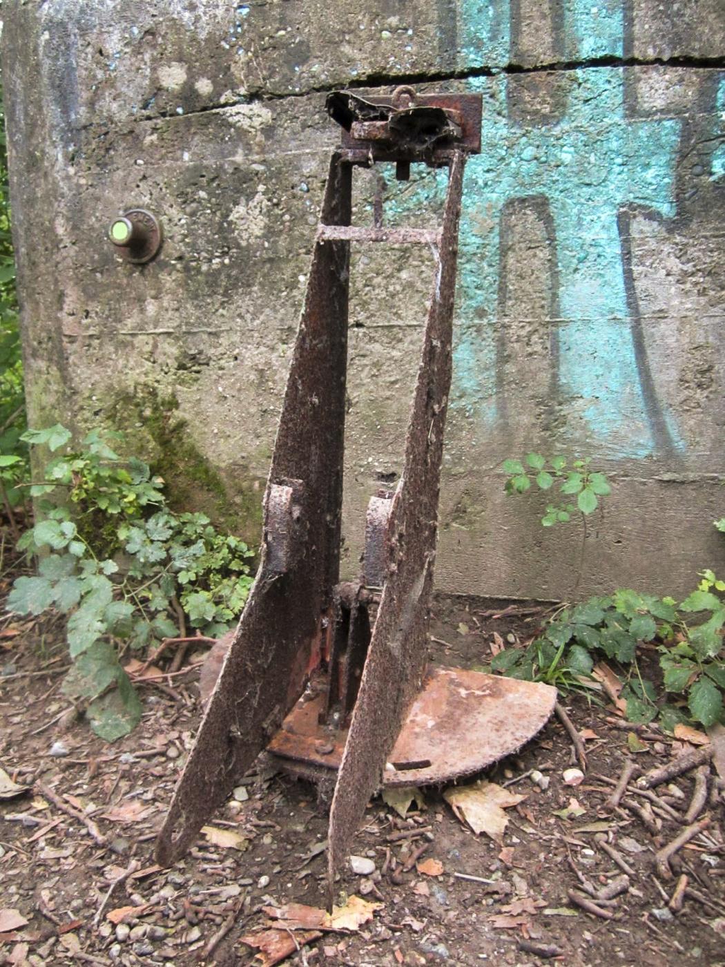 Ligne Maginot - HAUTE DIGUE 2 - (Blockhaus pour arme infanterie) - Le support démonté - G.Fuchs