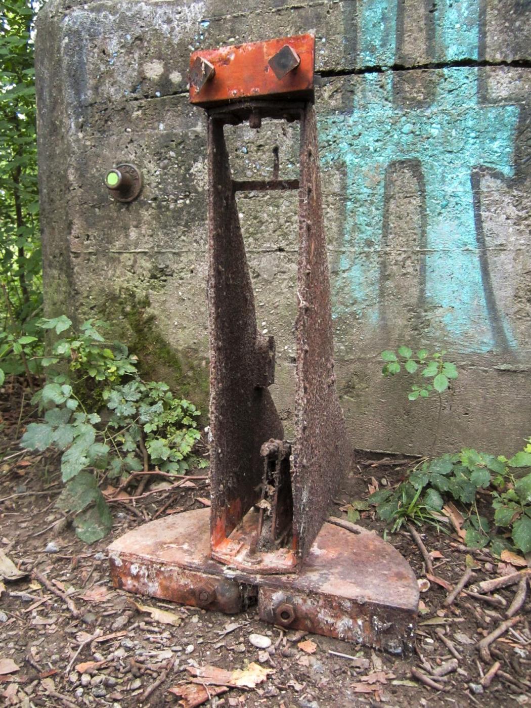 Ligne Maginot - HAUTE DIGUE 2 - (Blockhaus pour arme infanterie) - Le support démonté - G.Fuchs