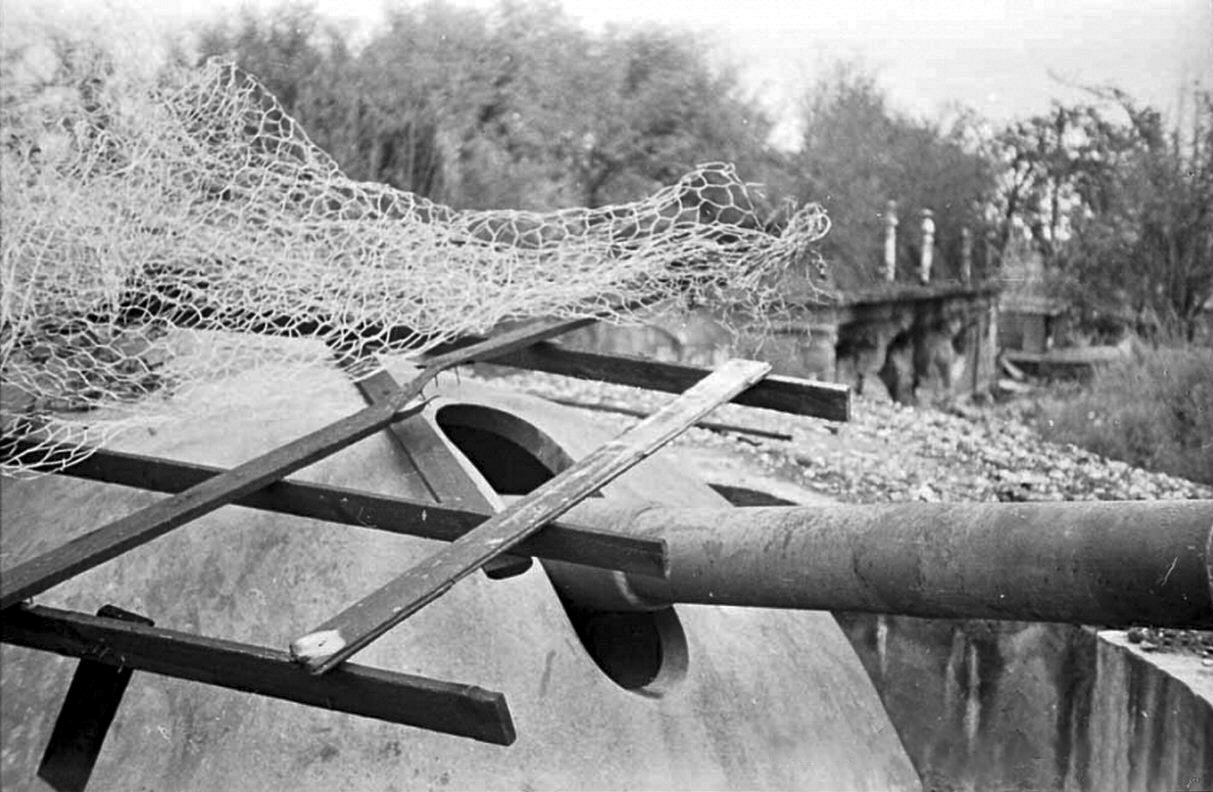 Ligne Maginot - OUVRAGE NEY-RAPP - (Position d'artillerie préparée) - La cuve ouest et son canon de 10 cm KiSL - inconnu
