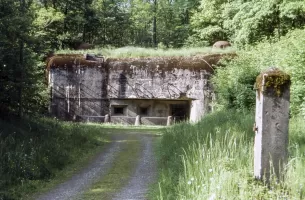 Ligne Maginot - FERMONT - A2 - (Ouvrage d'artillerie) - L'entrée des hommes en 1999