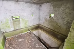 Ligne Maginot - HEIDENBERG 2 - (Blockhaus pour arme infanterie) - Créneau pour mitrailleuse, petit créneau d'observation et créneau de flanquement droit