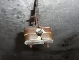 Ligne Maginot - PIC DE GARUCHE - (Observatoire d'artillerie) - Isolateur support d'antenne