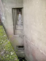Ligne Maginot - HETTANGE GRANDE - X8 (QUARTIER ROUSSY - III/168°RIF) - (Abri) - Créneaux de défense rapprochée et créneau de pied de défense du fossé diamant