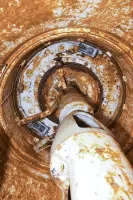 Ligne Maginot - Cloche lance grenade mle 35 - Ouvrage du Simserhof
L'unique cloche lance grenade équipée du support d'arme prototype placé sur la noria destinée à l'alimentation du tireur.