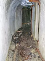 Ligne Maginot - LA ROUE - (Ouvrage d'infanterie) - Galerie de l'infirmerie
Latrines à gauche et cuisine à droite