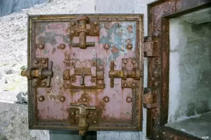 Ligne Maginot - LA ROUE - (Ouvrage d'infanterie) - Issue de secours
La porte blindée de taille réduite