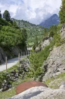 Ligne Maginot - LAVOIR - (Ouvrage d'artillerie) - Entrée munitions
Cloche JM
Si elle avait été armée, la cloche JM aurait battu de ses armes la route qui descend du Pas du Roc