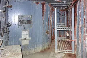 Ligne Maginot - LAVOIR - (Ouvrage d'artillerie) - Entrée des hommes
Chambre de tir pour deux FM