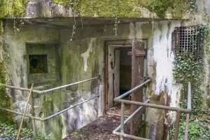 Ligne Maginot - BOIS D'ESCHERANGE - X3 (QUARTIER KANFEN - I/169°RIF) - (Abri) - Entrée du coffre gauche