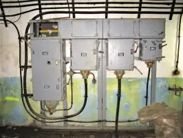 Ligne Maginot - LAVOIR - (Ouvrage d'artillerie) - Plan incliné
Tableau d'alimentation électrique du treuil