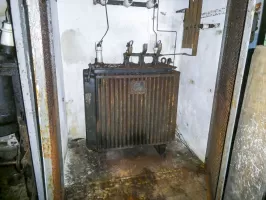Ligne Maginot - LAVOIR - (Ouvrage d'artillerie) - Atelier électrique
Le poste de transformation alimentant l'ouvrage depuis le réseau civil
