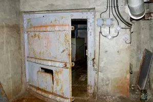 Ligne Maginot - PAS DU ROC - (Ouvrage d'artillerie) - L'entrée de l'ouvrage
Porte blindée gauche
