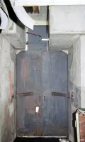 Ligne Maginot - PAS DU ROC - (Ouvrage d'artillerie) - L'entrée de l'ouvrage
Vue intérieure de l'une des deux portes du téléphérique