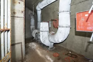 Ligne Maginot - PAS DU ROC - (Ouvrage d'artillerie) - L'entrée de l'ouvrage
Vestiges du système de ventilation