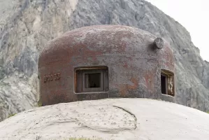Ligne Maginot - PAS DU ROC - (Ouvrage d'artillerie) - Bloc 4
L'unique cloche GFM du bloc