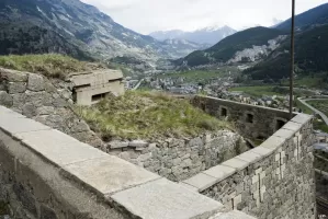 Ligne Maginot - REPLATON - (Observatoire d'artillerie) - L'observatoire pris du front III-IV du fort