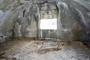 Ligne Maginot - REPLATON (QUARTIER ARC - 71° BAF) - (Position d'artillerie préparée) - Batterie D
Chambre de tir modifiée pour un canon de 75 sur plateforme cuve