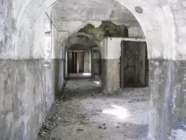 Ligne Maginot - REPLATON (QUARTIER ARC - 71° BAF) - (Position d'artillerie préparée) - Batterie A
Couloir desservant les chambres de tir