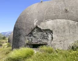 Ligne Maginot - REPLATON (QUARTIER ARC - 71° BAF) - (Position d'artillerie préparée) - Batterie D
Créneau pour mitrailleuse aménagé dans une entrée