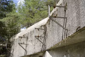 Ligne Maginot - SAINT ANTOINE - (Ouvrage d'artillerie) - Bloc EHM
Supports de l'antenne TSF