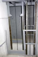 Ligne Maginot - SAINT ANTOINE - (Ouvrage d'artillerie) - Bloc 1
Etage intermédiaire
Monte-charge pour munitions de 81mm non préparées entre les deux chambres de tir Est