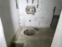 Ligne Maginot - BOIS KARRE - X12 - (Abri) - Les regards vers les fosses des latrines.