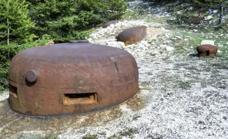 Ligne Maginot - SAINT ANTOINE - (Ouvrage d'artillerie) - Bloc 2
La cloche observatoire d'artillerie VDP (Vision Directe et Périscopique)