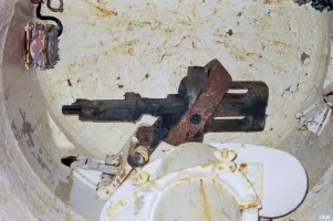 Ligne Maginot - SAINT ANTOINE - (Ouvrage d'artillerie) - Bloc 2
Première cloche pour jumelage de mitrailleuses
2000