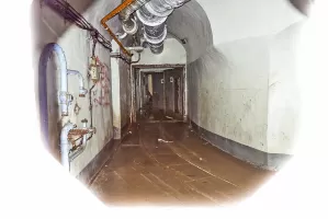 Ligne Maginot - SAINT ANTOINE - (Ouvrage d'artillerie) - Bloc EHM
L'entrée vue depuis le créneau de défense intérieure