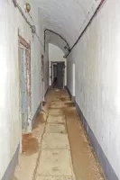 Ligne Maginot - SAINT ANTOINE - (Ouvrage d'artillerie) - Galerie 2 de la caserne
Les portes donnent de l'avant à l'arrière sur le PC d'ouvrage, la chambre du commandant d'ouvrage, une chambre pour 5 officiers et tout au fond une salle de réunion