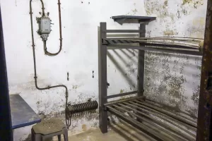 Ligne Maginot - SAINT GOBAIN - (Ouvrage d'infanterie) - Bloc 4
Chambre d'officiers