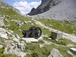 Ligne Maginot - LES ROCHILLES - (Ouvrage d'infanterie) - A proximité
Les restes de la bétonnière utilisée pour la construction