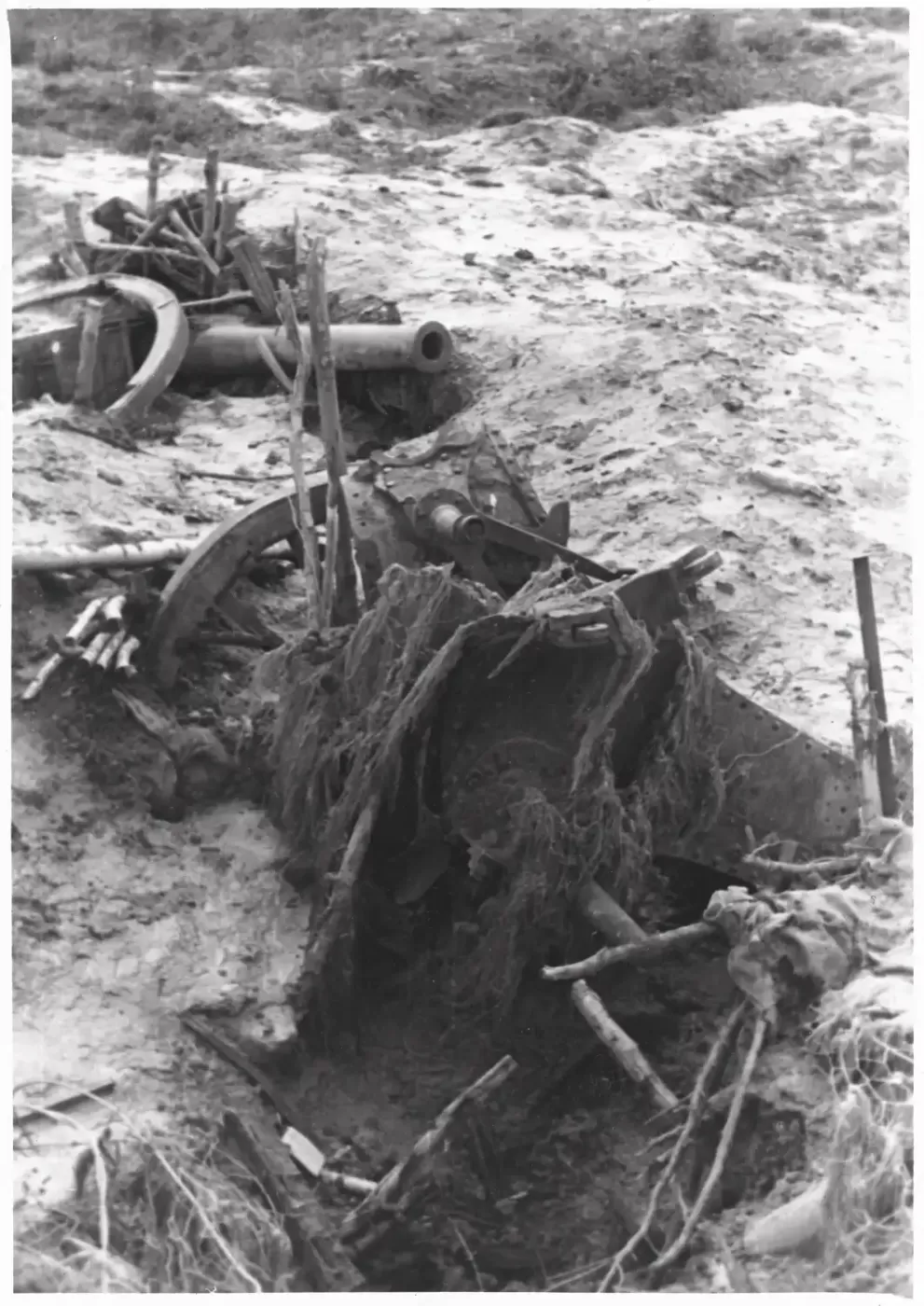 Ligne Maginot - S4 - (Position d'artillerie préparée) - Les restes de la batterie de 2 canons de 120 L de Bange - Inconnu