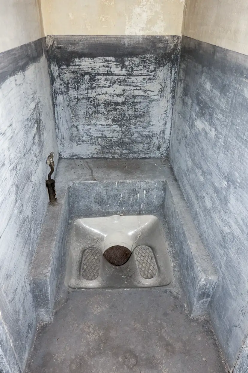Ligne Maginot - BARBONNET (BT) - (Ouvrage d'artillerie) - Latrines officiers - Michel Teiten