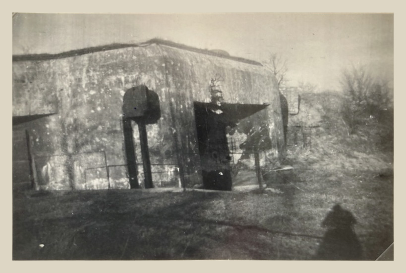 Ligne Maginot - LANGHEP SUD - C64 - (Casemate d'infanterie - Simple) - Photo de piètre qualité, prise en 1950 par l’adjudant chef Beaury, lui même.  - AC Beaury