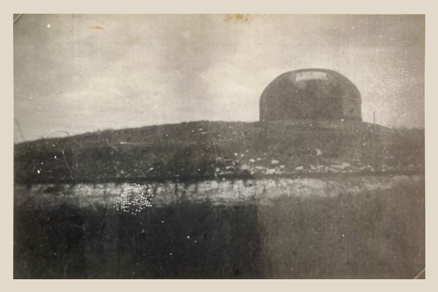 Ligne Maginot - LANGHEP SUD - C64 - (Casemate d'infanterie - Simple) - Photo de piètre qualité, prise en 1950 par l’adjudant chef Beaury, lui même.  - AC Beaury